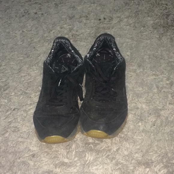 Reebok Classics - Picture 1 of 3